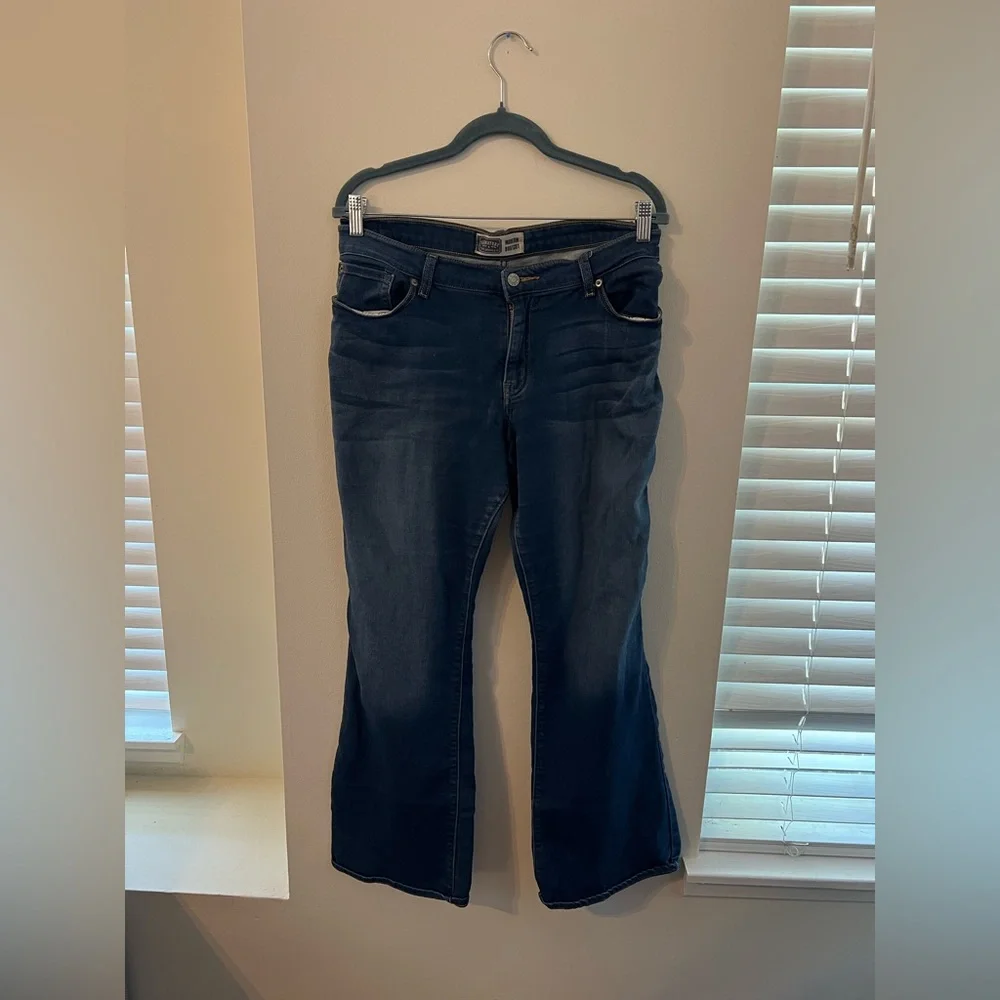 Levi's Blue Flare Wide Leg Jeans Retro Charm - Picture 1 of 7